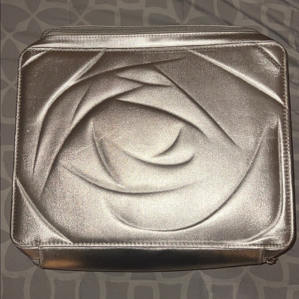 Lancome Holiday 2025 Gift Set + LANCÔME 2023 Beauty case (empty) - Picture 5 of 5